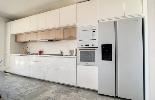 Carnon-Plage Apartment | 3-Bedroom F4 Apartment with Terrace, Parking - On the Beach