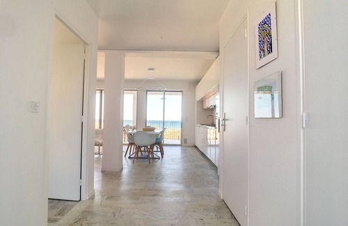 Carnon-Plage Apartment | 3-Bedroom F4 Apartment with Terrace, Parking - On the Beach