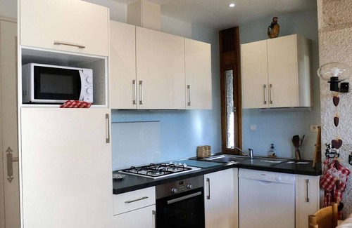 Les Carroz-d'Araches Ski Chalet | 3-bedroom chalet, sleeps 8, south terrace, close to lifts, fully equipped