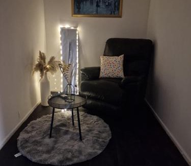 Bletchley Apartment | 3 Bedroom furnished House