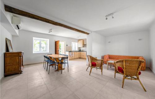 Mouries House | 3 Bedroom Gorgeous Home In Mouriès