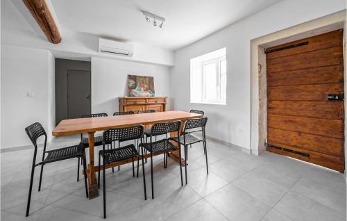 Mouries House | 3 Bedroom Gorgeous Home In Mouriès