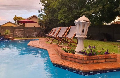 Randfontein House | 3-Bedroom Guest House with Pool