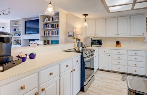 Pirates Beach House | 3-bedroom Gulfview beach house - golf cart included - Dog Friendly!