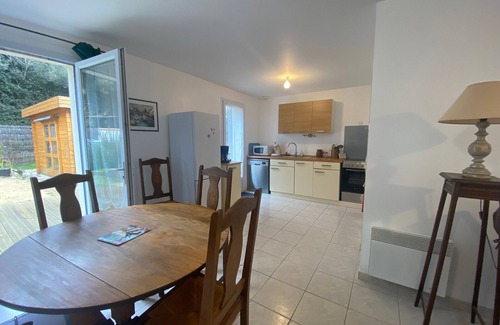 Les Conches House | 3-bedroom house near the beach with private garden and parking