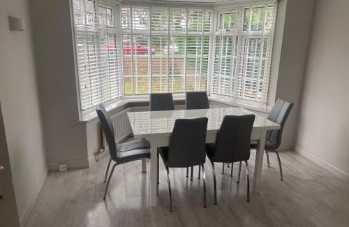 Tudor House | 3 Bedroom House Kingston upon Thames