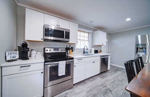 Villa Heights House | 3 Bedroom home close to Uptown