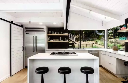Tamalpais-Homestead Valley House | 3-bedroom home in charming Mill Valley with WiFi, fitness equipment, decks/patio