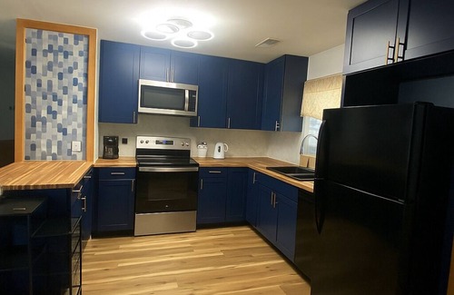 Ozark House | 3-bedroom home in charming Ozark with fitness room. Start relaxing