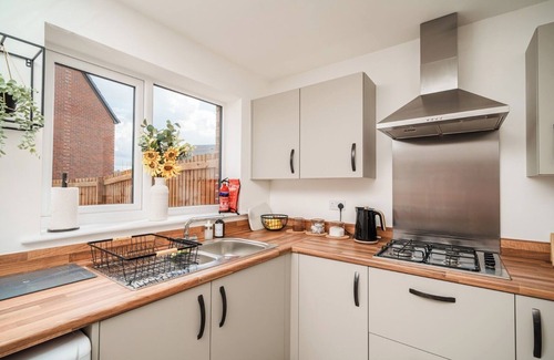 Salford House | 3 Bedroom home in Greater Manchester for contractor and Relocation