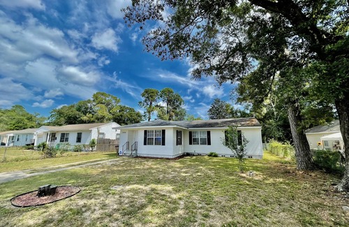 Southeast Pensacola House | 3 Bedroom Home Near Downtown PensacolanPet Friendly With One-Time Pet Fee