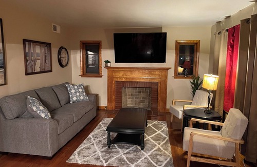 Niles House | 3 bedroom home