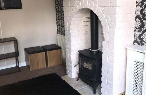 Erdington House | 3 bedroom home with stunning views and hot tub
