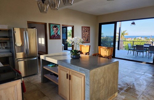 Los Barriles House | 3-bedroom house. 3 block from downtown, 5 from beach. Stunning Ocean Views. Pool