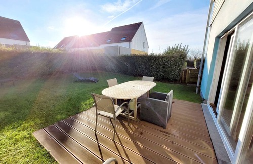 Wimereux Villa | 3-bedroom house garden parking near beach, WIFI, pets allowed