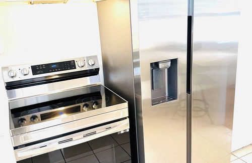 North Redondo House | 3-bedroom house in charming Redondo Beach with fitness room, WiFi and EV charger