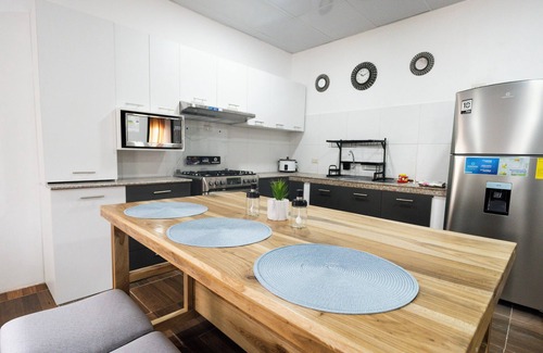 Ayangue House | 3-bedroom house in charming Ayangue with WiFi with many other amenities.