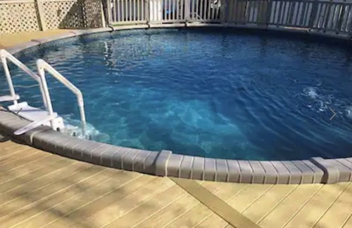Clay House | 3-bedroom house in fantastic Greensboro with Pool, hot tub, WiFi and much more!