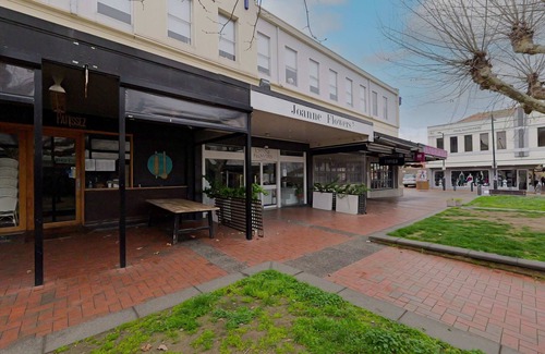Manuka House | 3-Bedroom House in Griffith Retreat