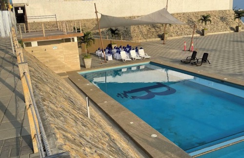 Manta House | 3-bedroom house in peaceful Jaramijó with AC, WiFi