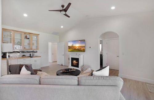 Twin Falls House | 3-bedroom house in serene Twin Falls with AC, WiFi. Enjoyable getaway