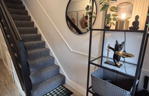 Ardee House | 3 bedroom house in the heart of Ardee with WiFi. Leave the car at home!
