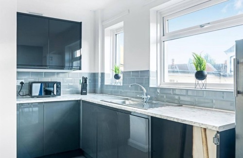 Nottingham House | 3-bedroom house in Welstead Avenue