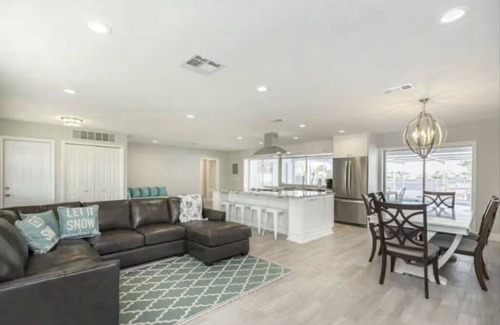 Bal Harbour House | 3-bedroom house on the water in Apollo Beach, Heated pool, Kayaks, Bikes.