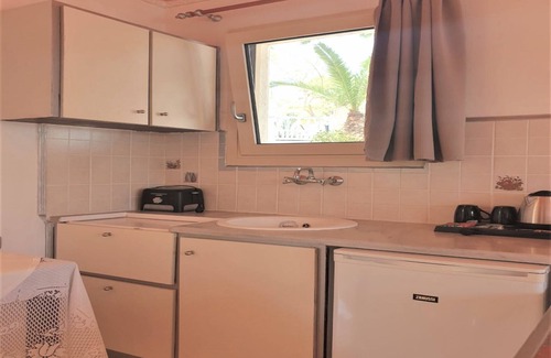 Piskopiano House | 3 Bedroom House - Sleeps 15 - Pool, Garden, Wifi