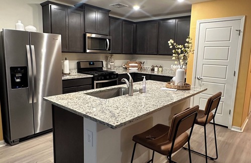 North Las Vegas House | 3-bedroom house in amazing North Las Vegas with AC, WiFi