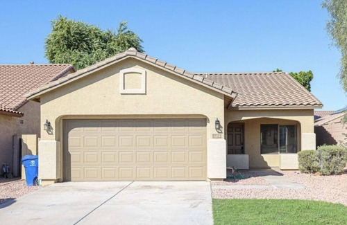 Corte Sierra House | 3-bedroom house with TVs, grill, private pool and WiFi in wonderful Avondale