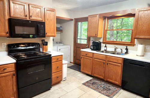 Boone House | 3-bedroom, King Beds, Dog-friendly, Skiing, Blowing Rock, Tweetsie, Boone, ASU