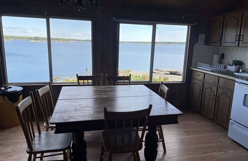 Carling Cabin | 3-bedroom Lakeview Cottage - Rockwood #8