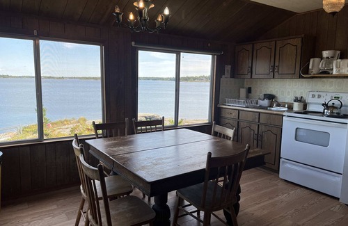 Carling Cabin | 3-bedroom Lakeview Cottage - Rockwood #8