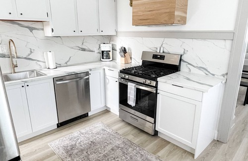Sheboygan Apartment | 3 Bedroom lower unit -Brand New Remodel