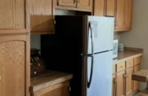 Osage County House | 3-bedroom mobile home 2 miles from Kaw Lake in beautiful Burbank with AC, WiFi