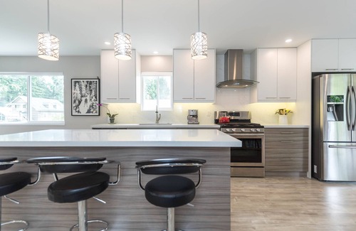 Lynn Valley House | 3 Bedroom Modern Family Home