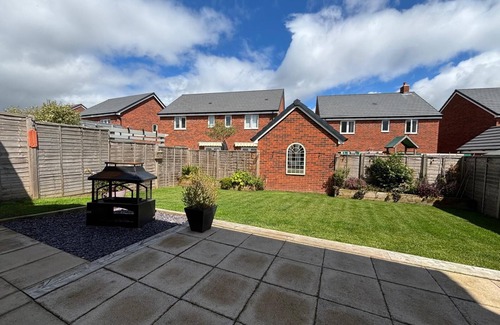 Shrewsbury House | 3 Bedroom Modern Property