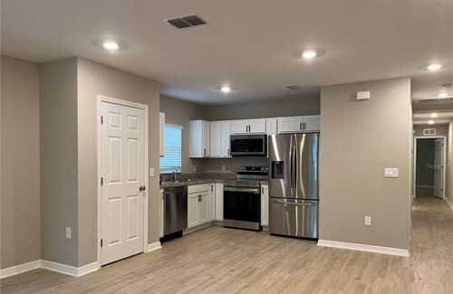 Lakeland Apartment | 3 Bedroom Multi family 430727 by Houzlet