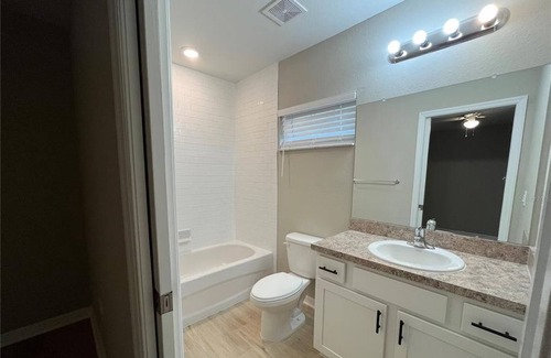 Lakeland Apartment | 3 Bedroom Multi family 430727 by Houzlet