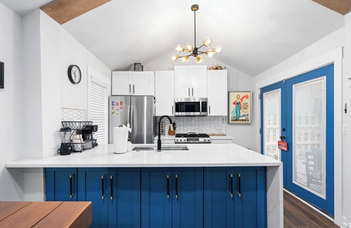 Atlanta House | 3 Bedroom near Midtown & Stadium, King Bed, Quiet Neighborhood, Pets Welcome