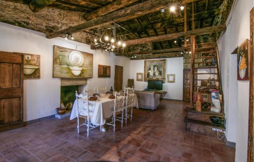Stazzema Apartment | 3 Bedroom Nice Apartment In Stazzema