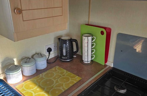 Rhyl House | 3 Bedroom Park Home Sleeps 8 At Robin Hood Rhyl