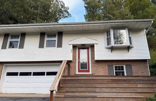 Park Forest Village House | 3-bedroom Penn State house walk to restaurants!