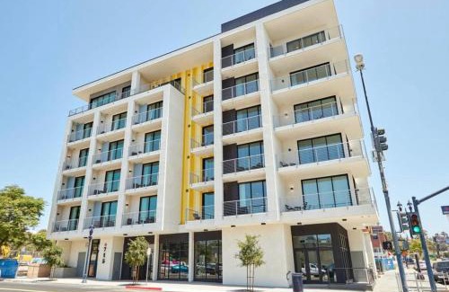 East Village Apartment | 3 Bedroom Penthouse In Downtown!