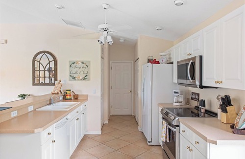 Pebble Beach House | 3-bedroom Pool house in charming Rotonda West with AC/Wifi/BBQ/King Beds