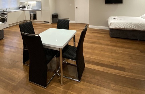 High Wycombe Apartment | 3 Bedroom Serviced Apartment