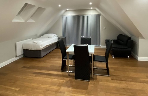 High Wycombe Apartment | 3 Bedroom Serviced Apartment