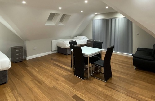 High Wycombe Apartment | 3 Bedroom Serviced Apartment