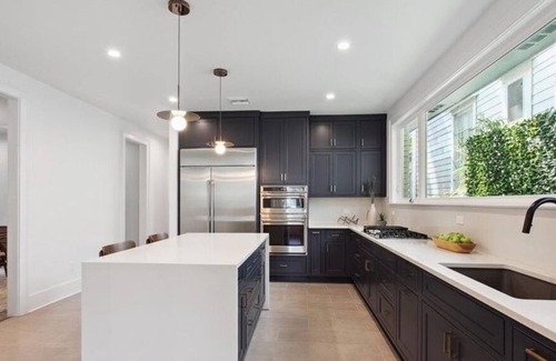 Garden District Apartment | 3 Bedroom Single family L-549504 by Houzlet
